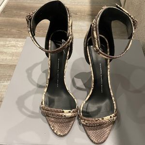 Beautiful Giuseppe Zanotti neutral snake print strappy heels